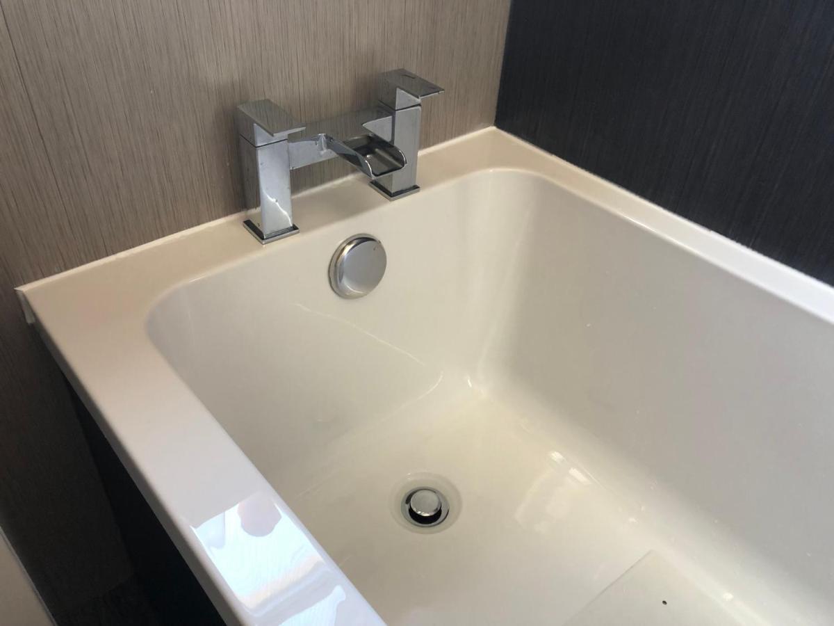 Captivating 2-Bed Apartment In Kirkcaldy Exteriör bild