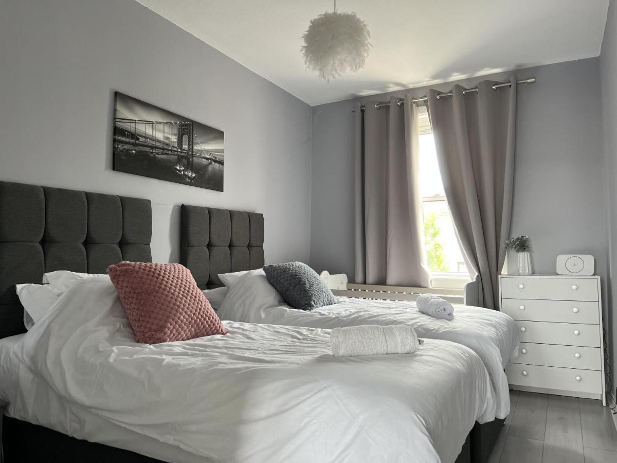 Captivating 2-Bed Apartment In Kirkcaldy Exteriör bild