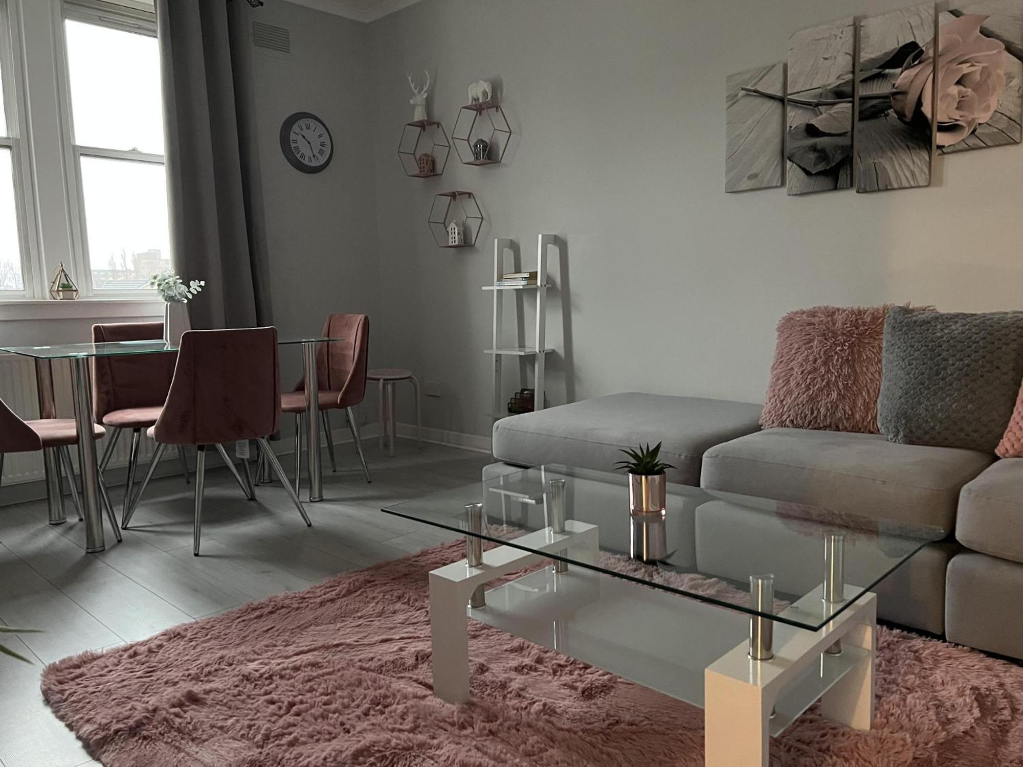 Captivating 2-Bed Apartment In Kirkcaldy Exteriör bild